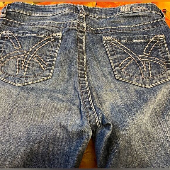 KUT from the Kloth Capris, Size 8. (J24) - Picture 4 of 10